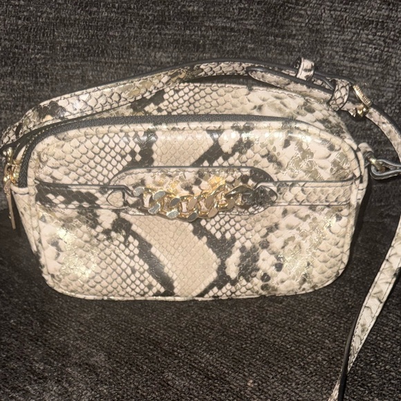 Steve Madden Snake Print Mini Crossbody Camera Bag Gold Chain Beige Black - Picture 3 of 15